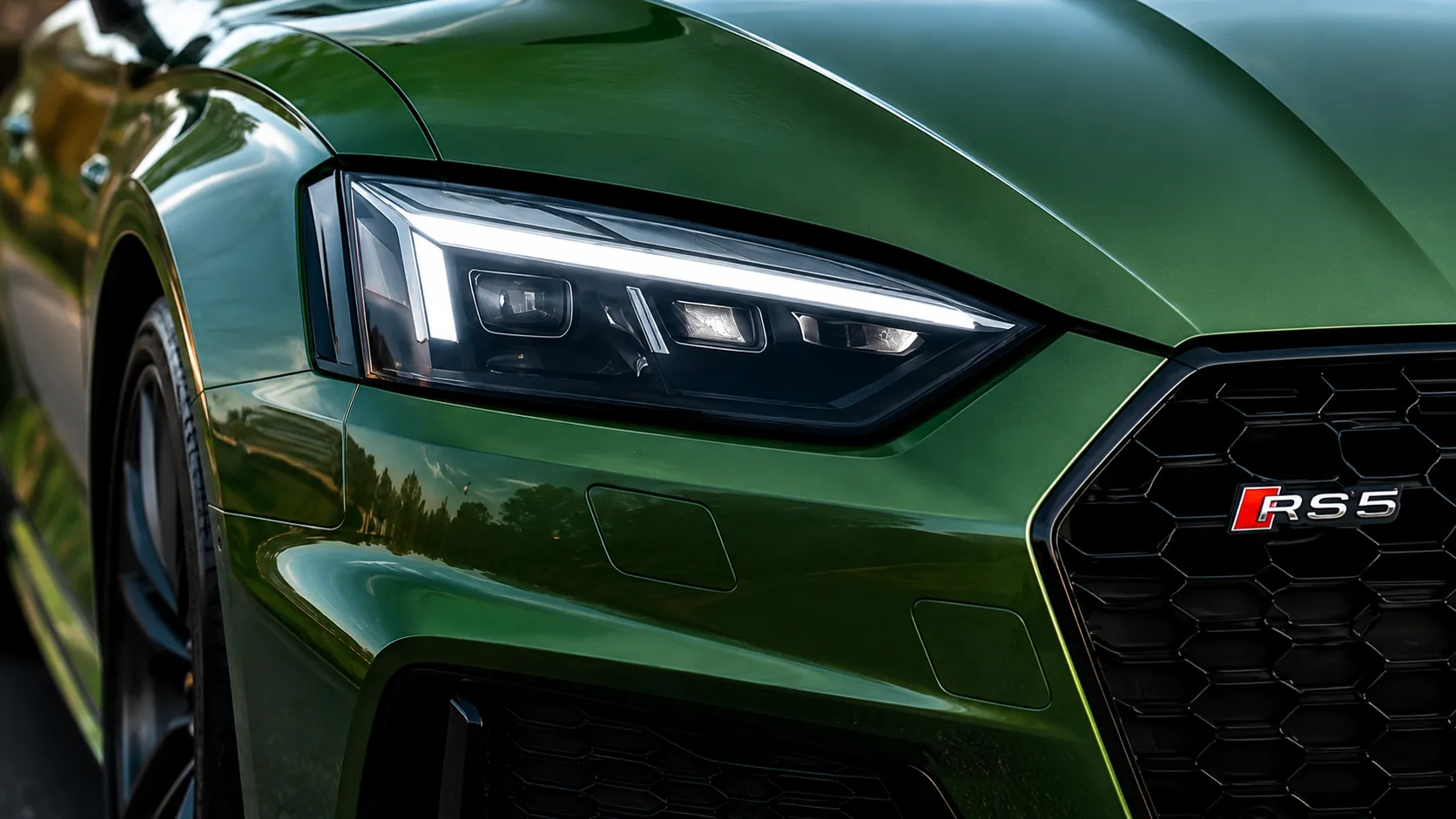 Green Audi RS5 detail